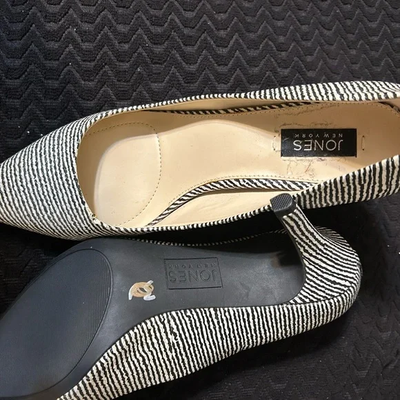 Jones New York Black and White Patterned Heels - Picture 2 of 4